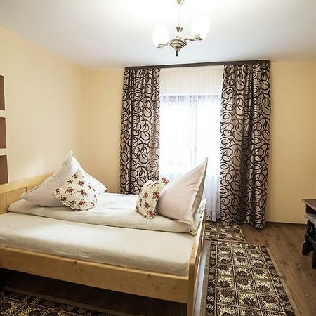 Hotel Casa Ionescu Sadova  Esterno foto