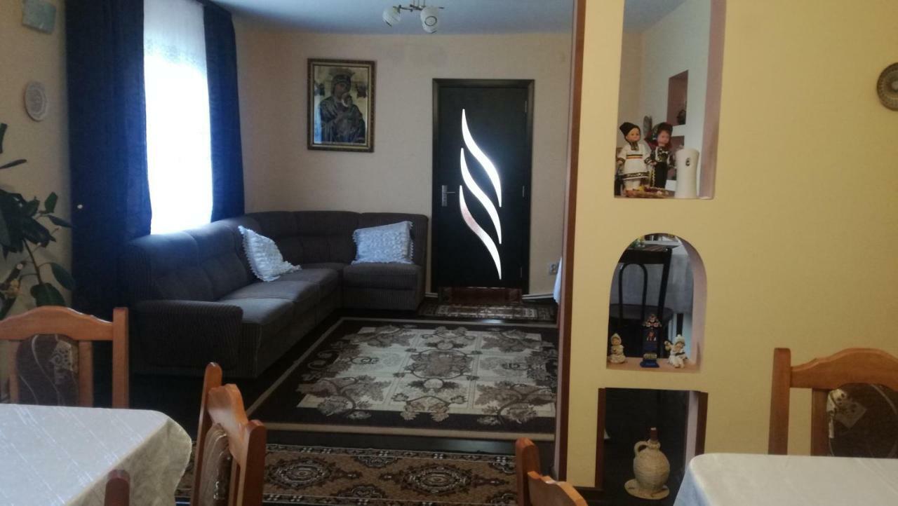 Hotel Casa Ionescu Sadova  Esterno foto